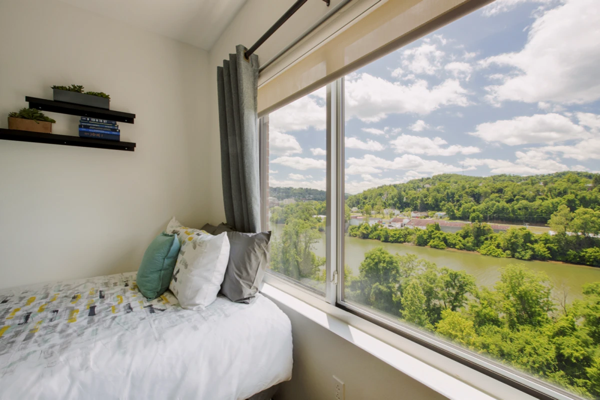 2x2 Rooms view 3