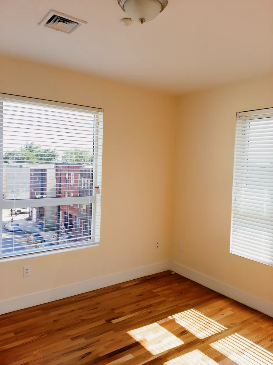 2 Rooms view 1