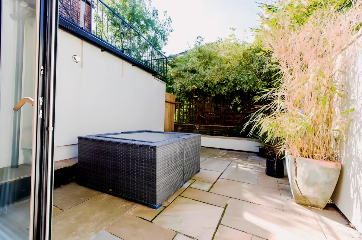 Outdoor Features