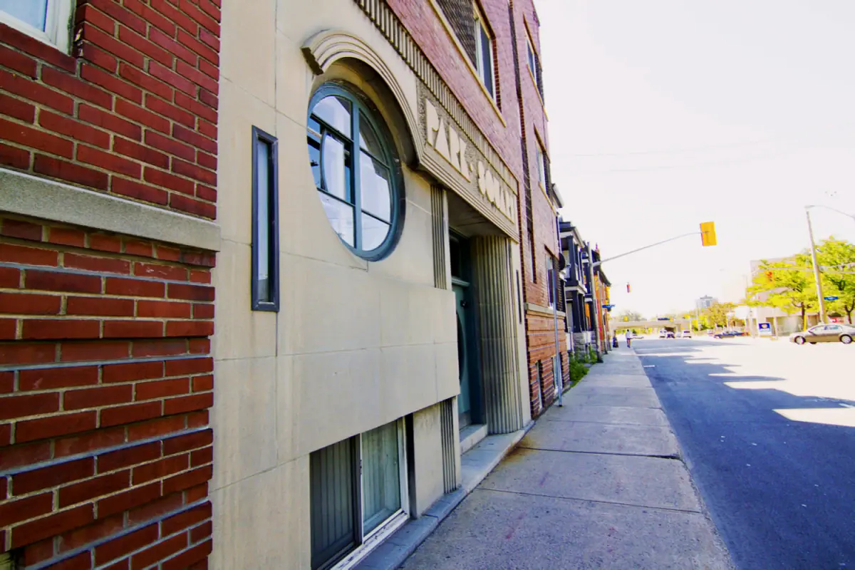425 Elgin