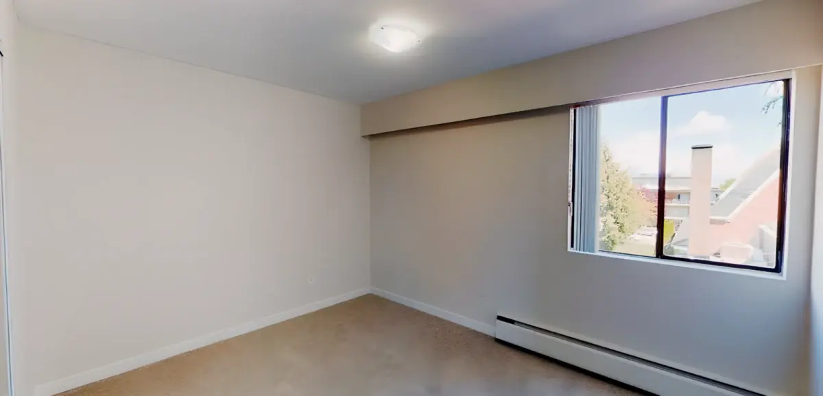 2 Rooms view 1