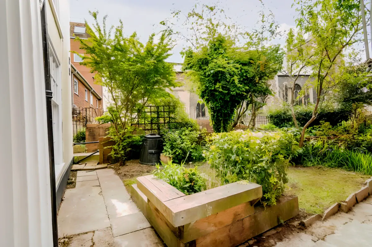 Outdoor Features