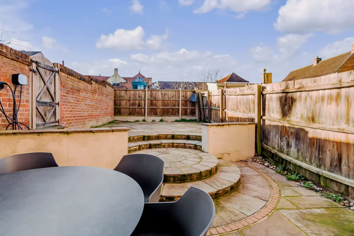Outdoor Features