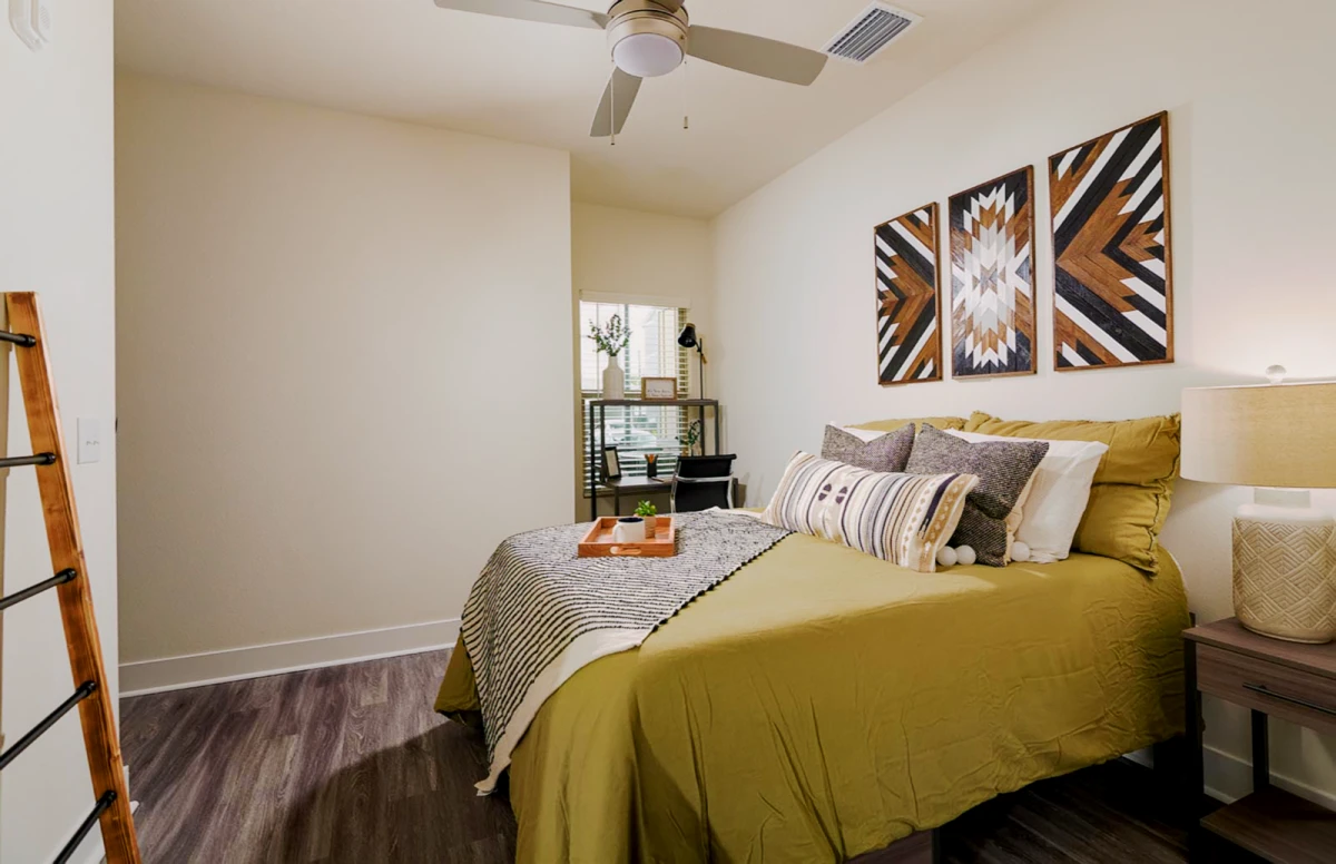 5x5.5 Rooms view 1