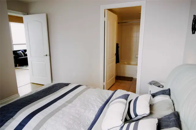 1 Rooms view 2