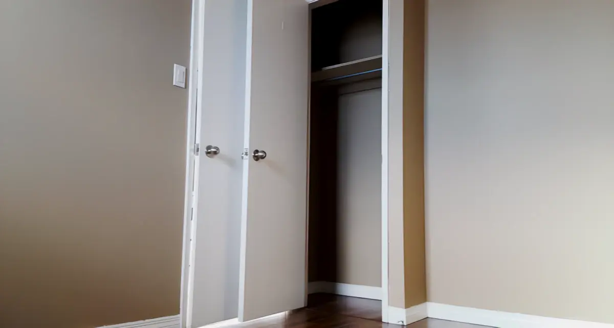 2 Rooms view 1