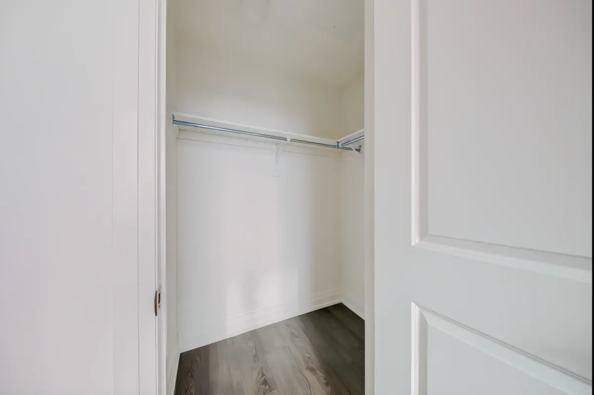 1 Bedroom+den