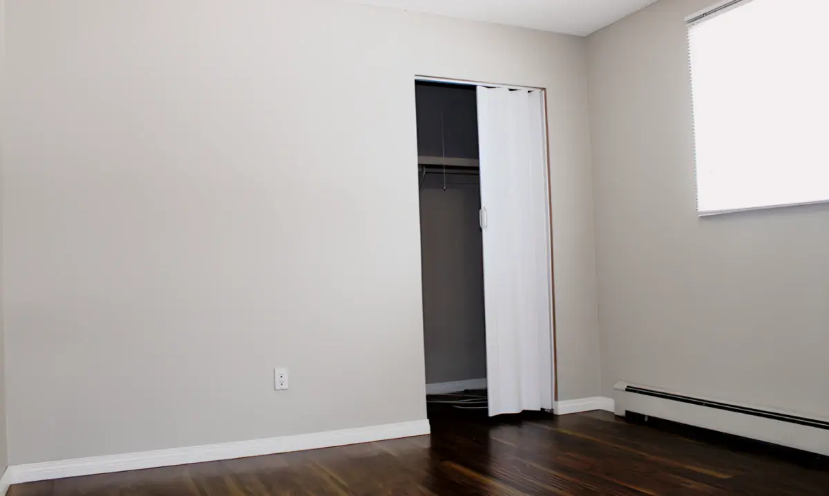 3 Rooms view 1