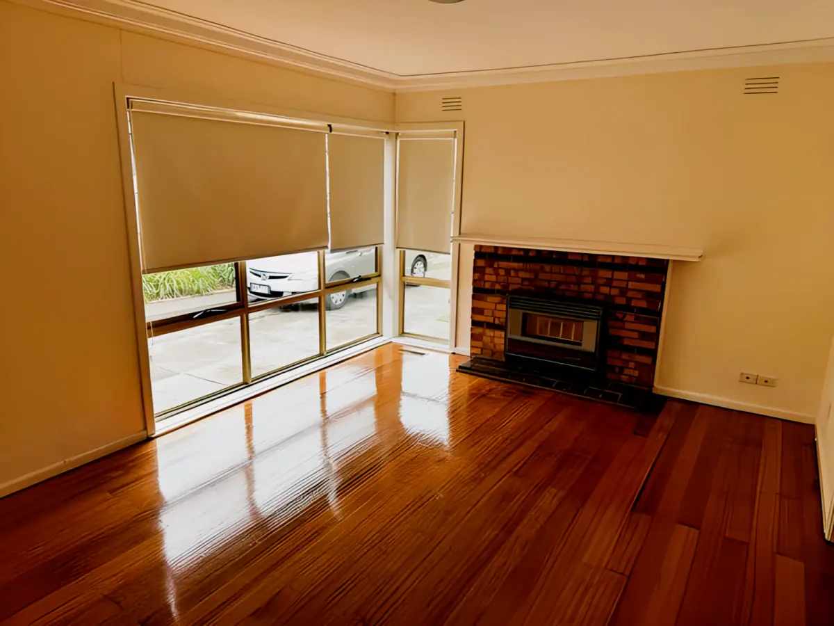 3 Rooms view 1