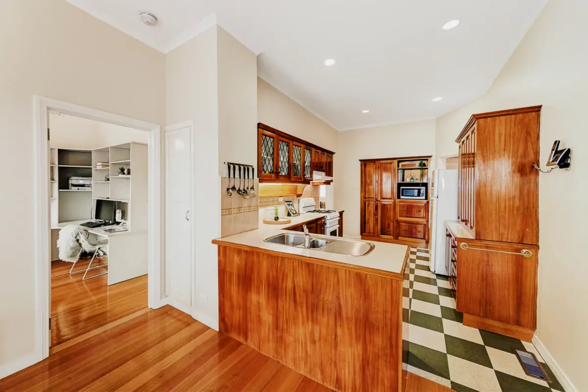 4 Bed, 1 Bath