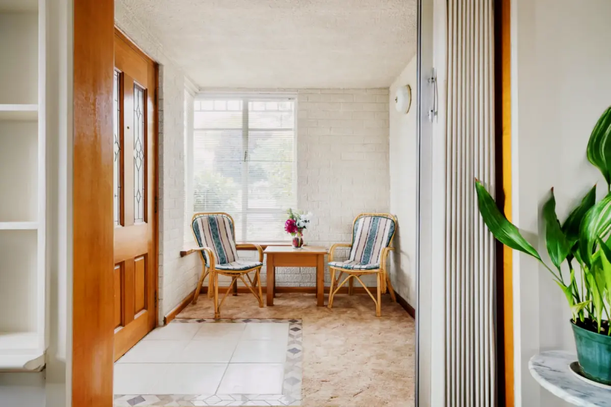 3 Rooms view 1