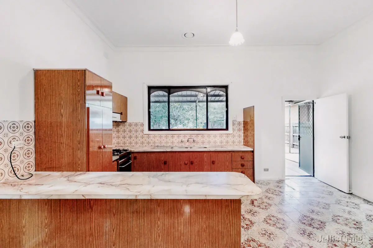 3 Rooms view 1