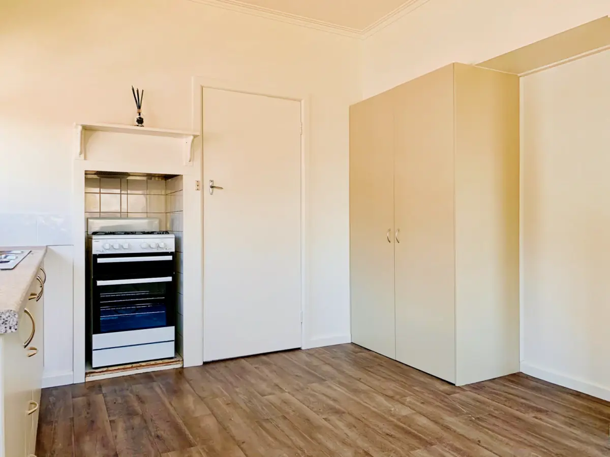 2 Rooms view 1