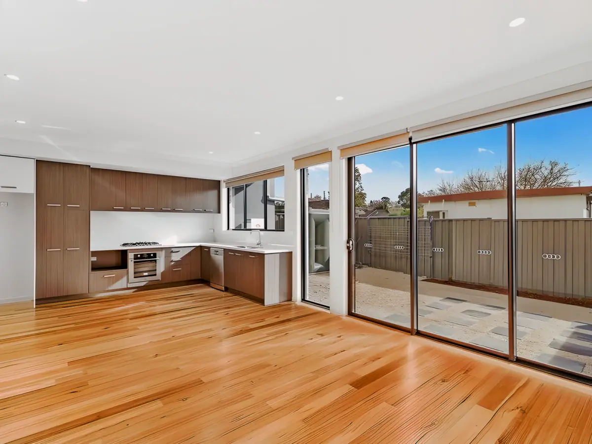 4 Rooms view 1