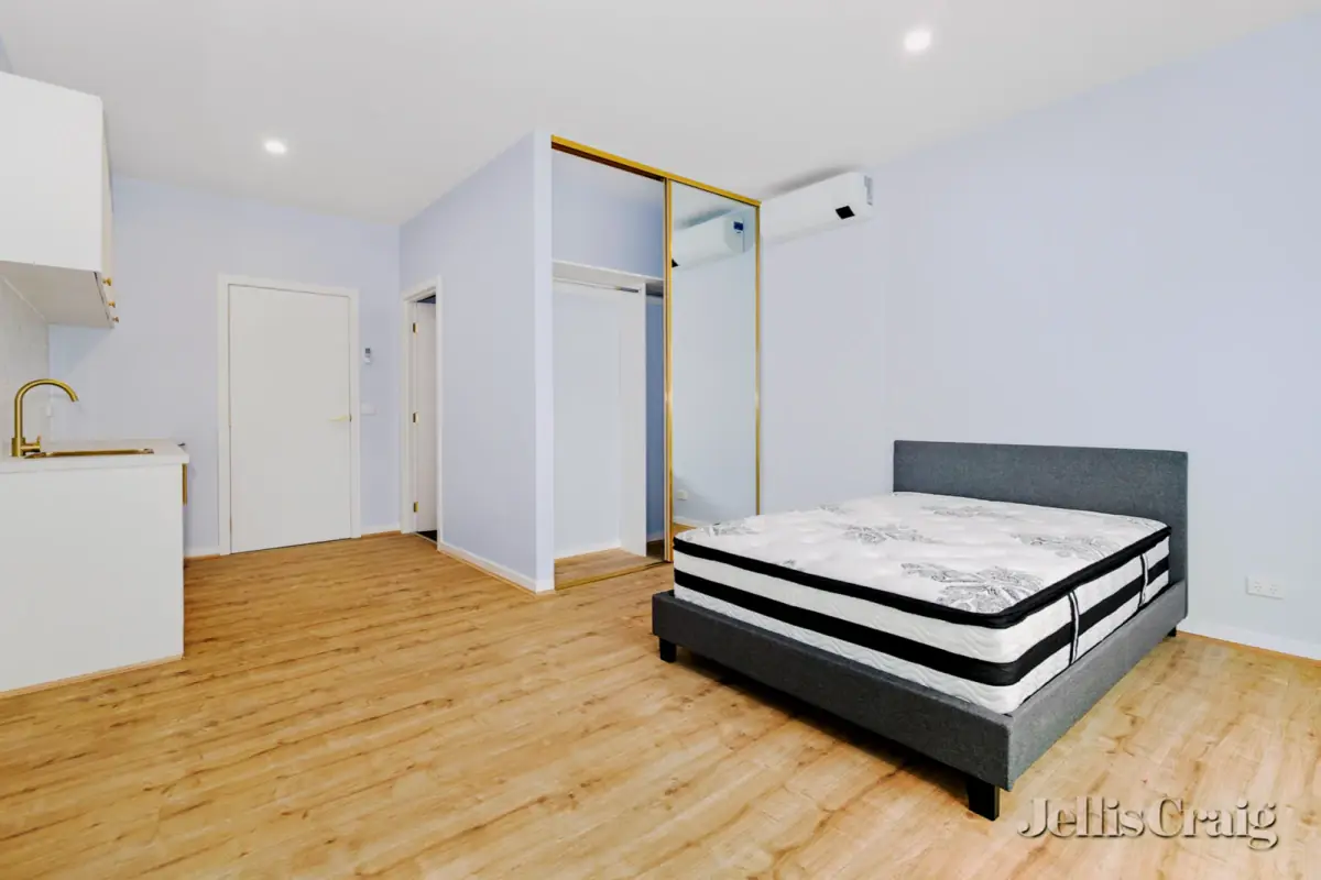 1 Rooms view 1