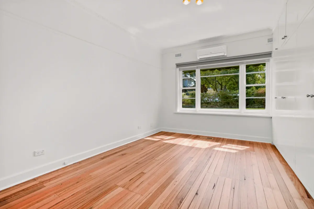 4 Bed, 2 Bath