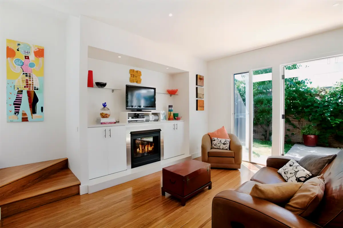 4 Rooms view 1