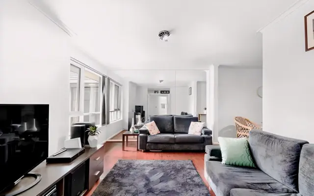 2 Rooms view 1