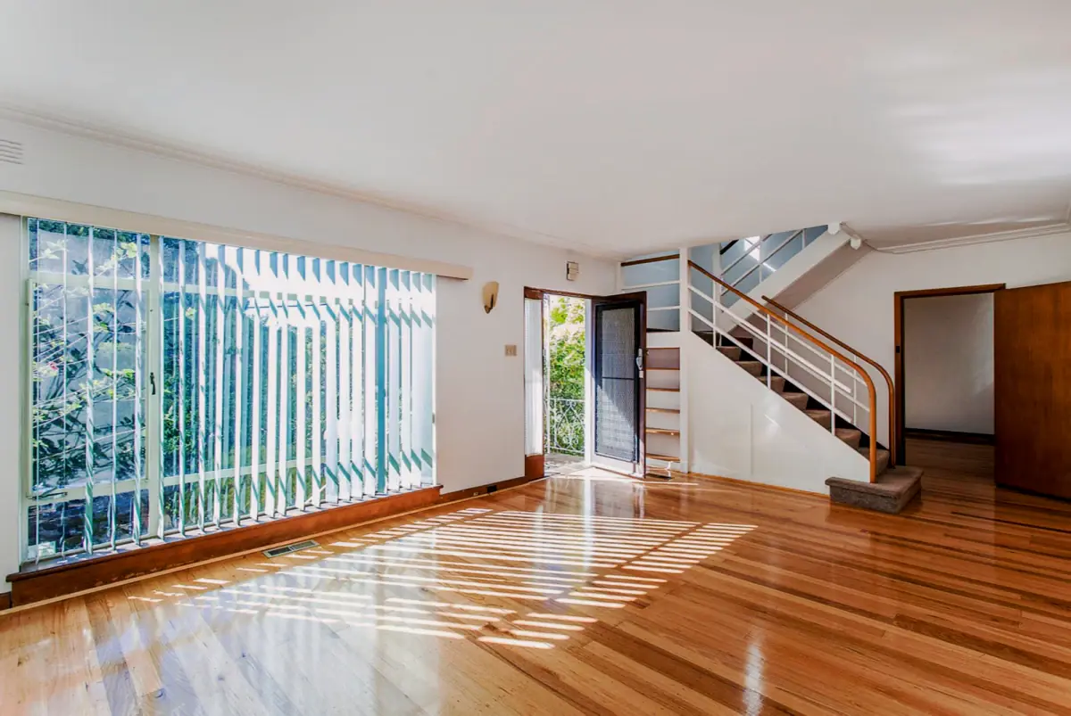 3 Rooms view 1