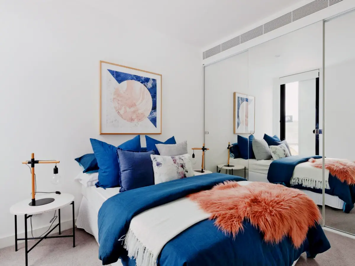 2 Rooms view 1