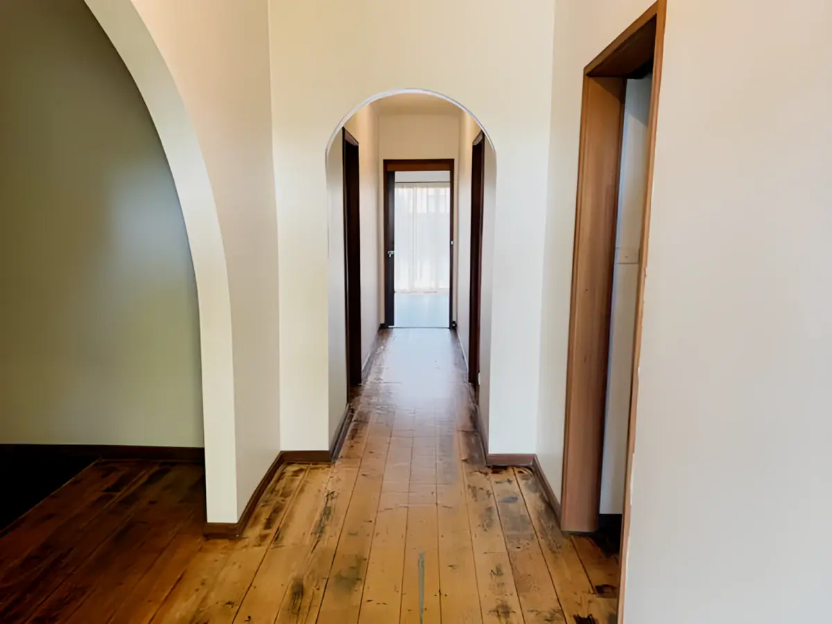 3 Rooms view 1