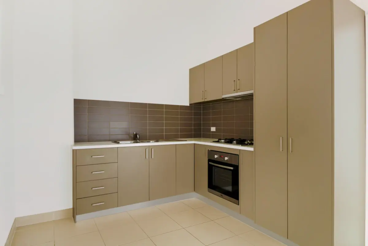 3 Rooms view 1