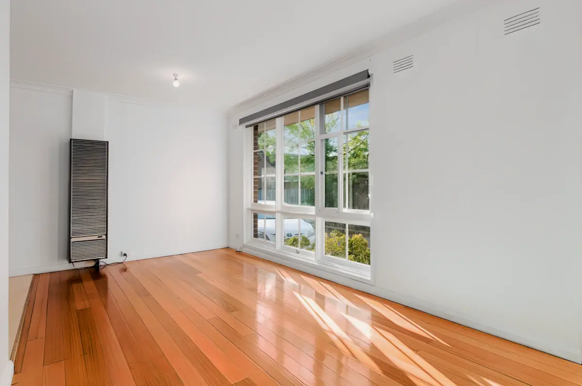 2 Rooms view 1