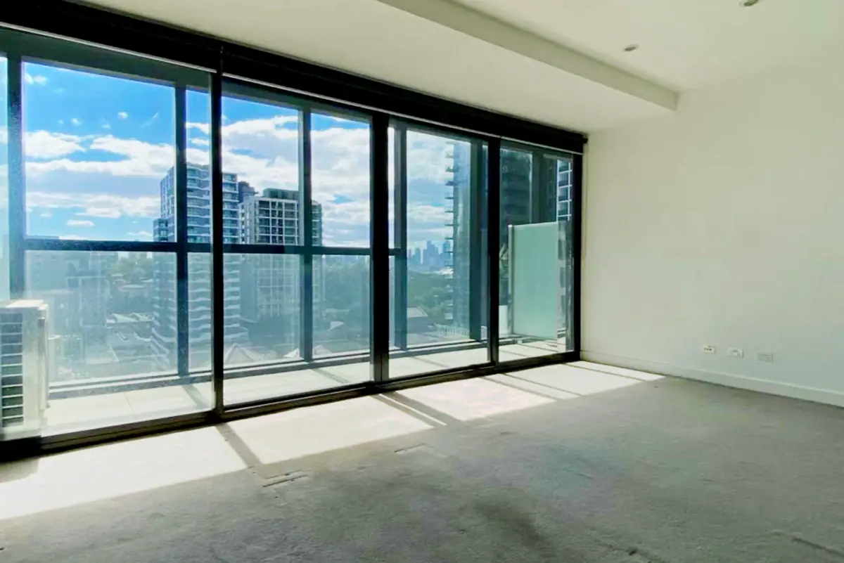 2 Rooms view 1