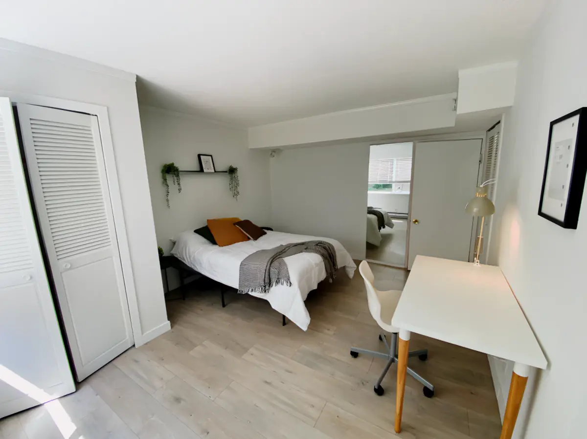 Laurel Room