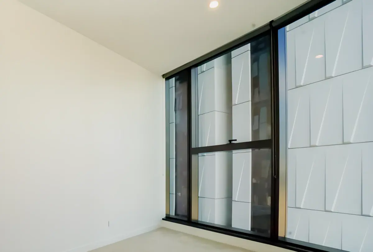 2 Rooms view 1