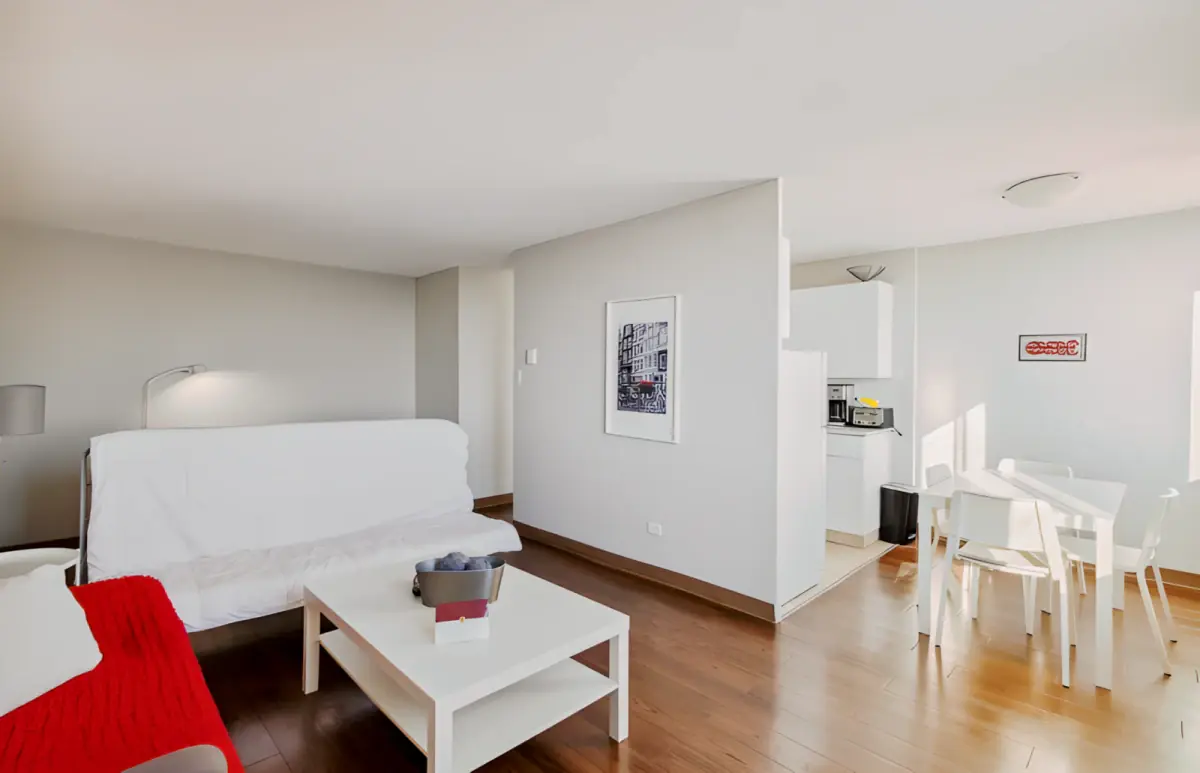 2 Rooms view 1