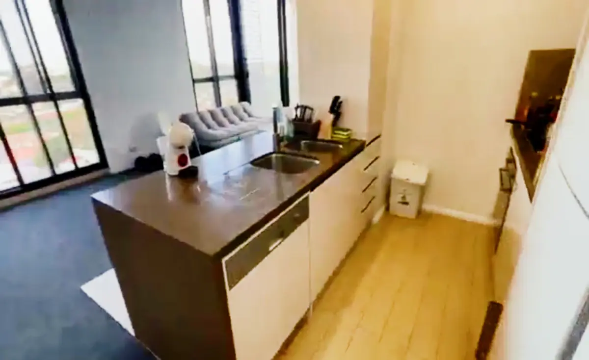 2 Rooms view 1