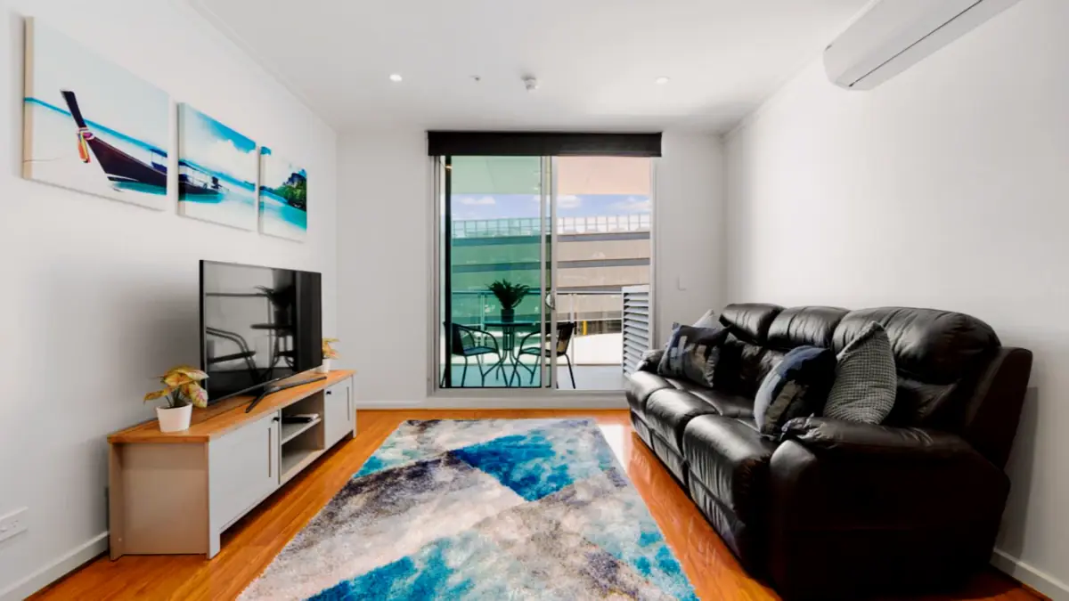 18 Rowlands Place