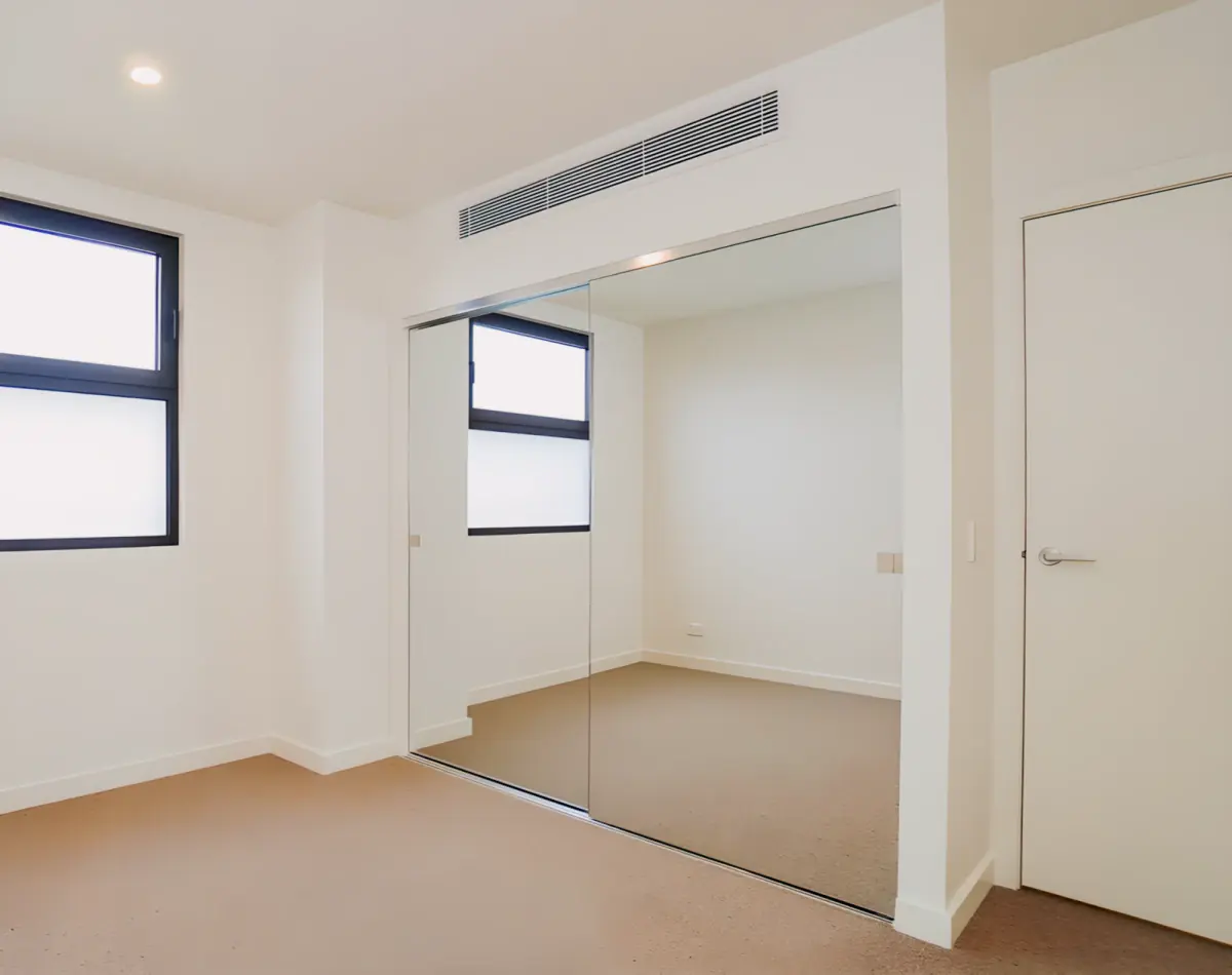 2 Rooms view 1
