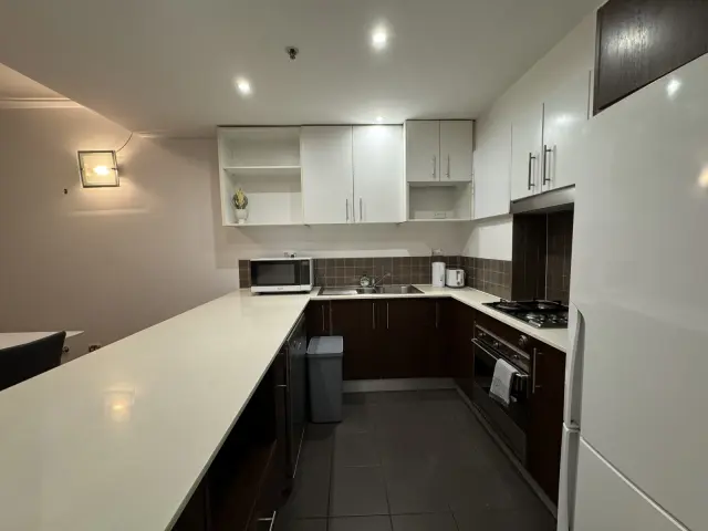 2 Rooms view 1