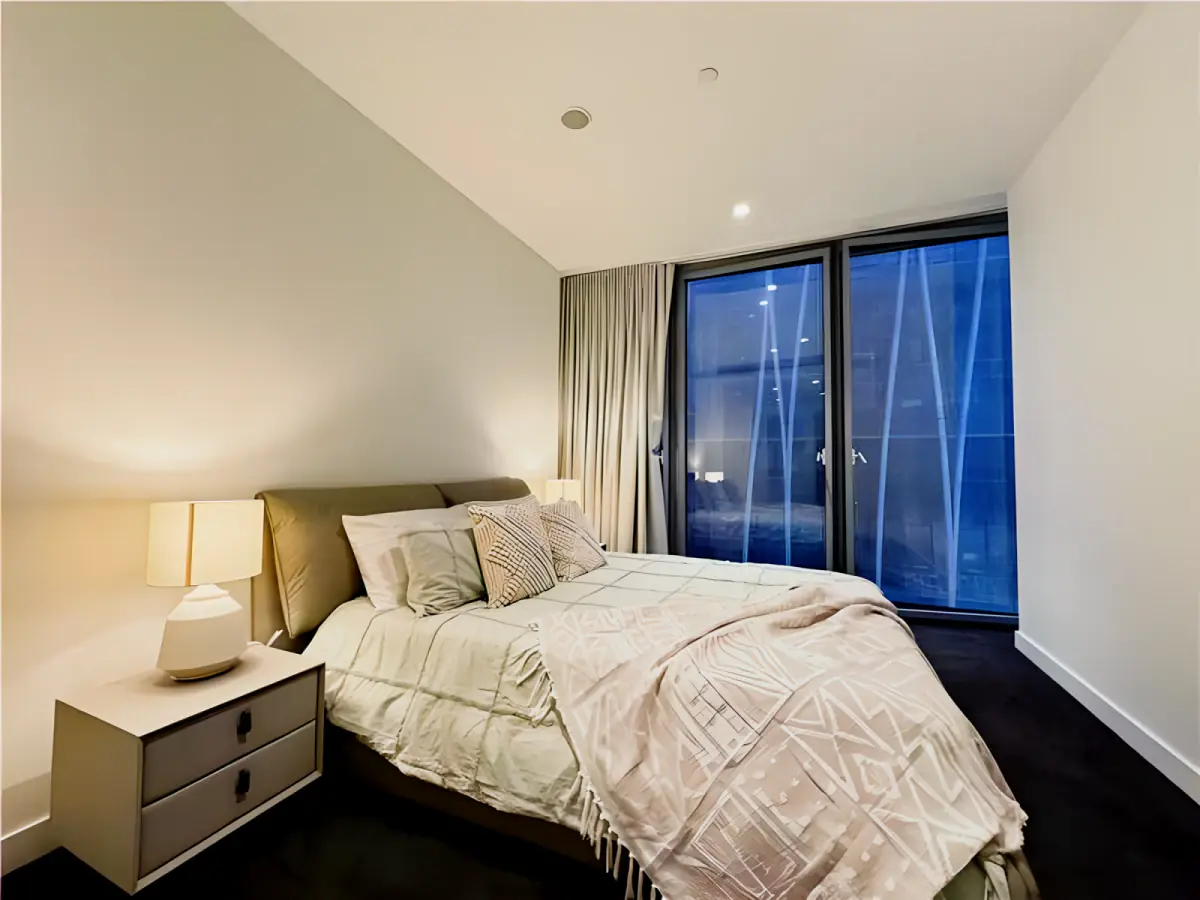 2 Rooms view 1