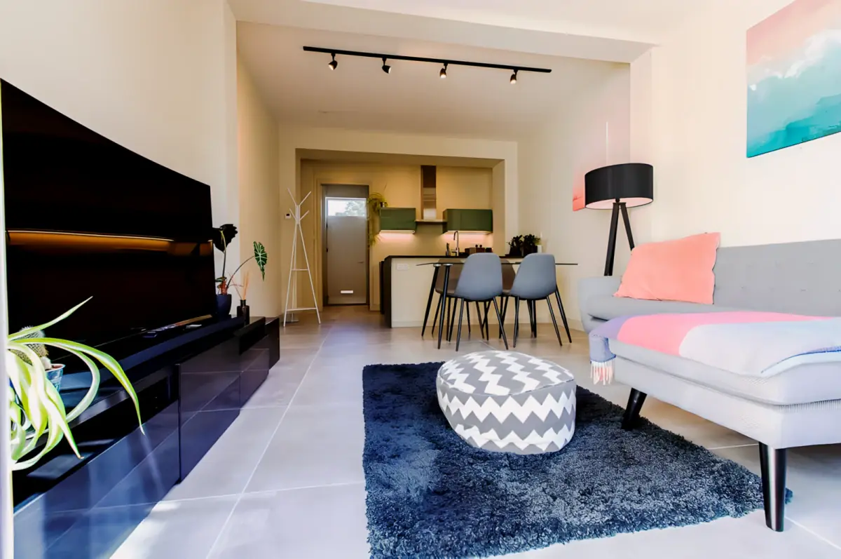 2 Rooms view 1