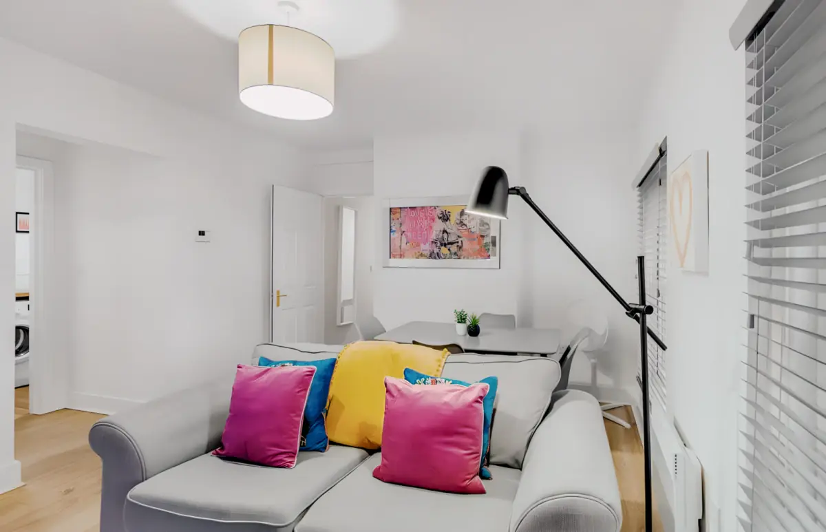 2 Bedrooms 1 Bathroom
