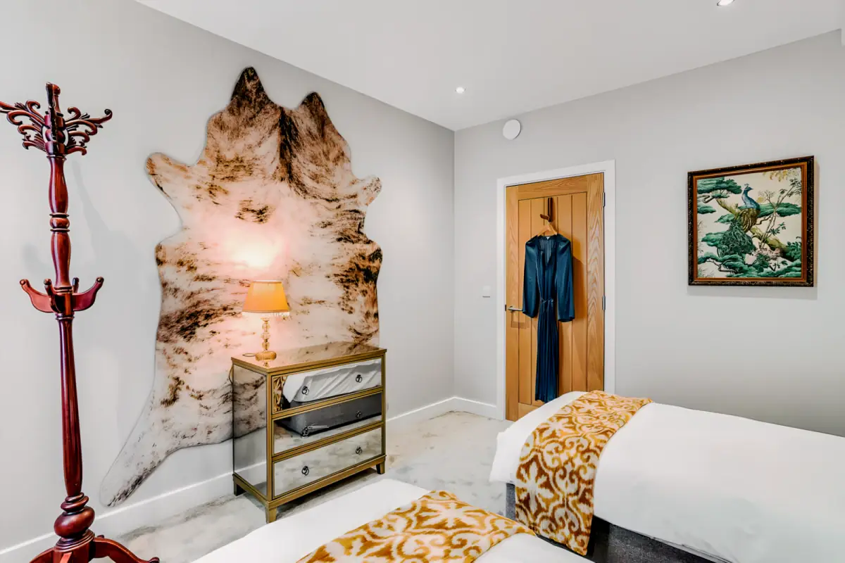 2 Bedrooms  2 Bathroom