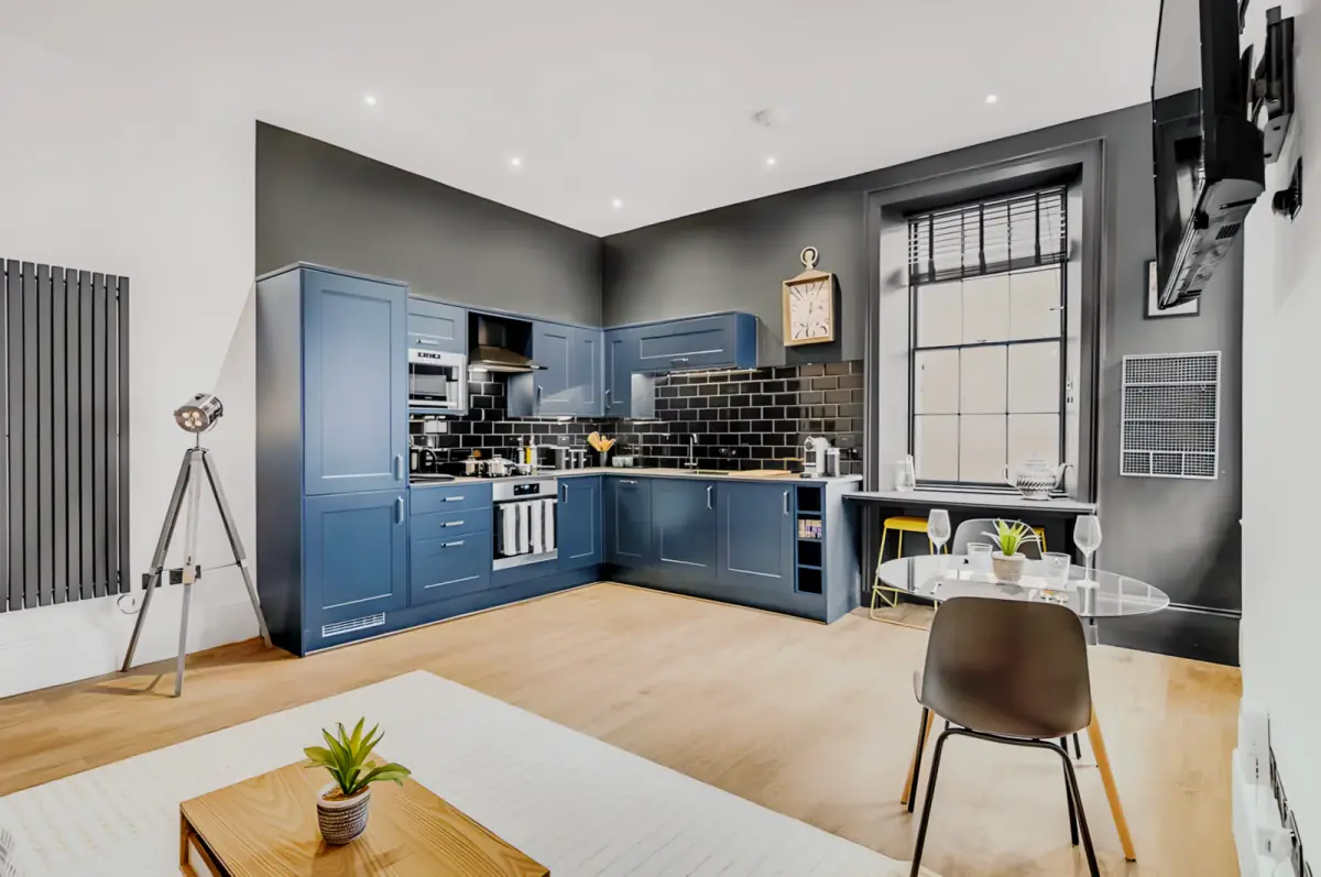2 Bedrooms 1 Bathroom