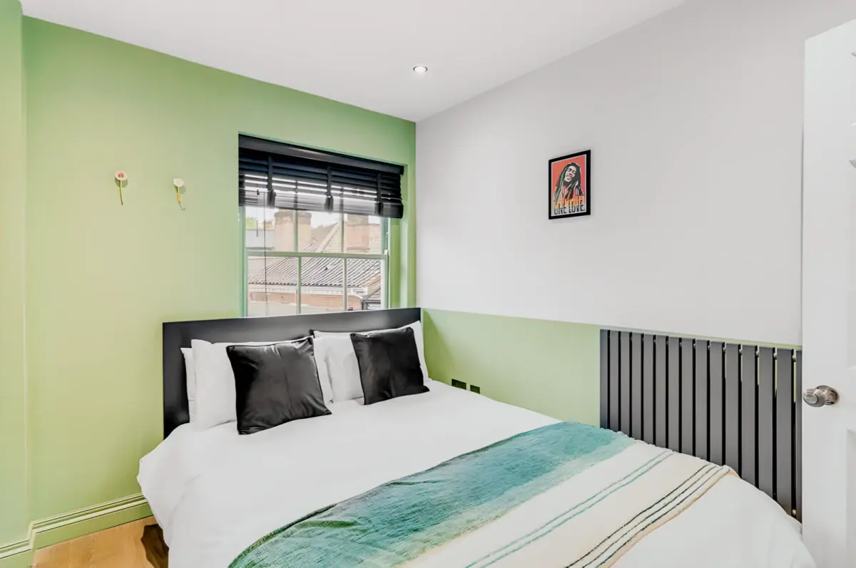 2 Bedrooms 1 Bathroom