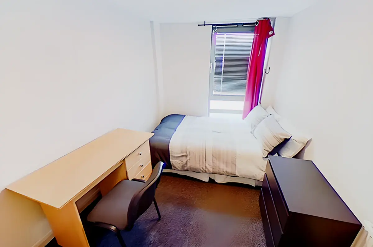 5 bedrooms 2 bathrooms