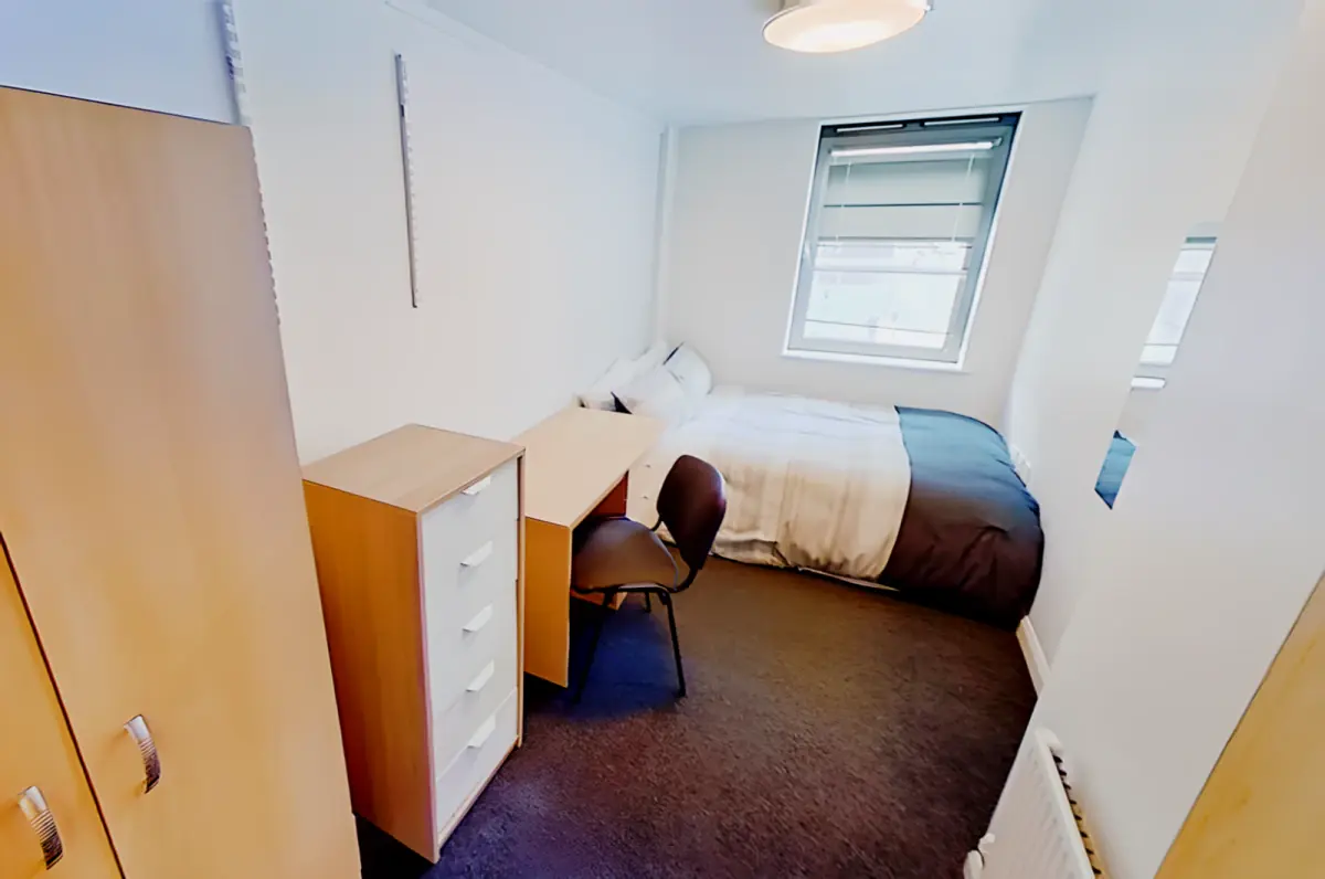 5 bedrooms 2 bathrooms