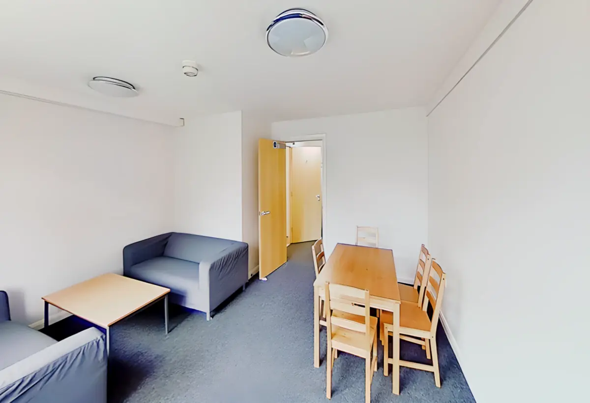 5 bedrooms 2 bathrooms