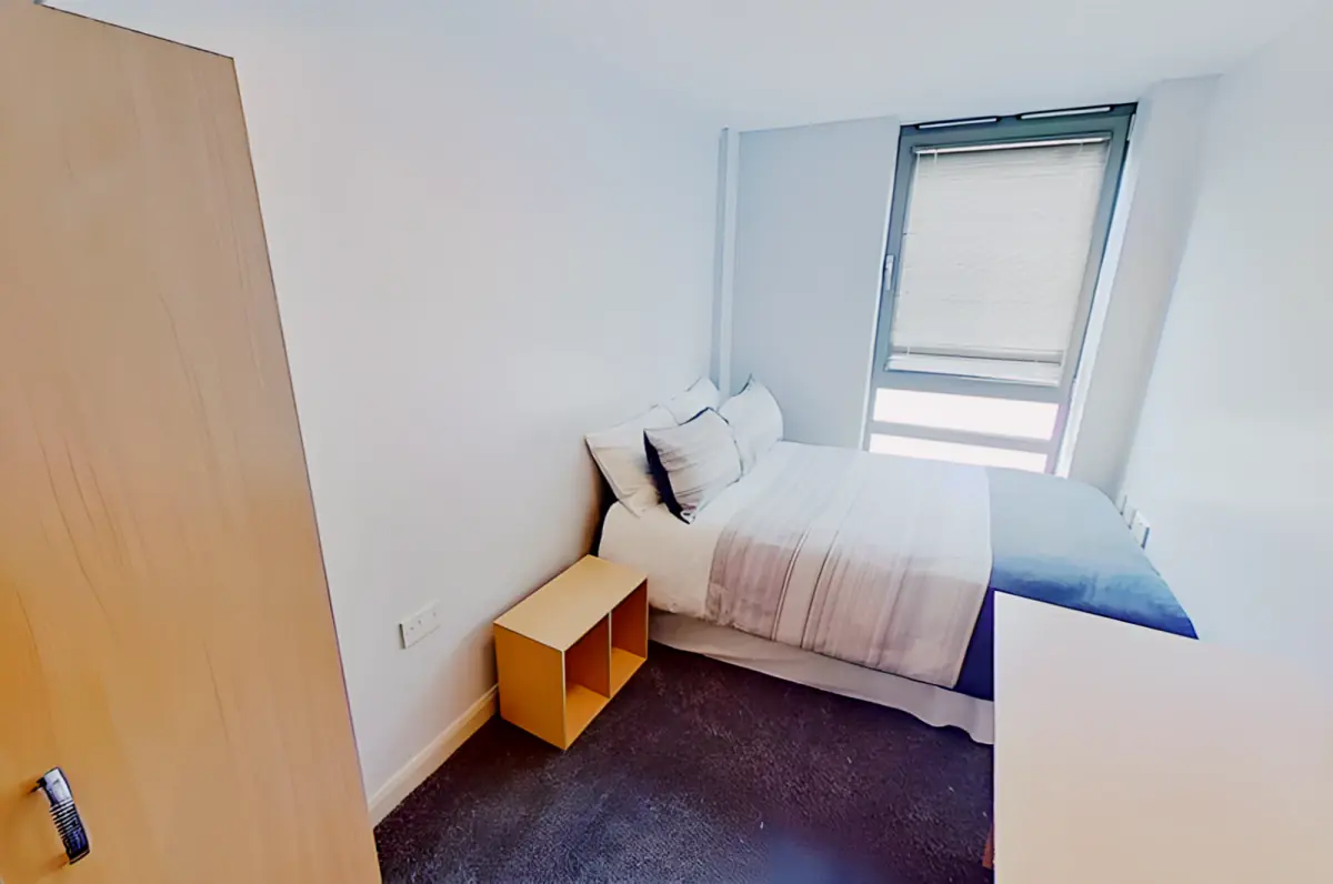 5 bedrooms 2 bathrooms