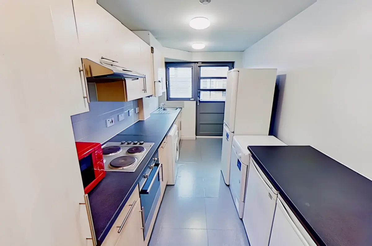 5 bedrooms 2 bathrooms