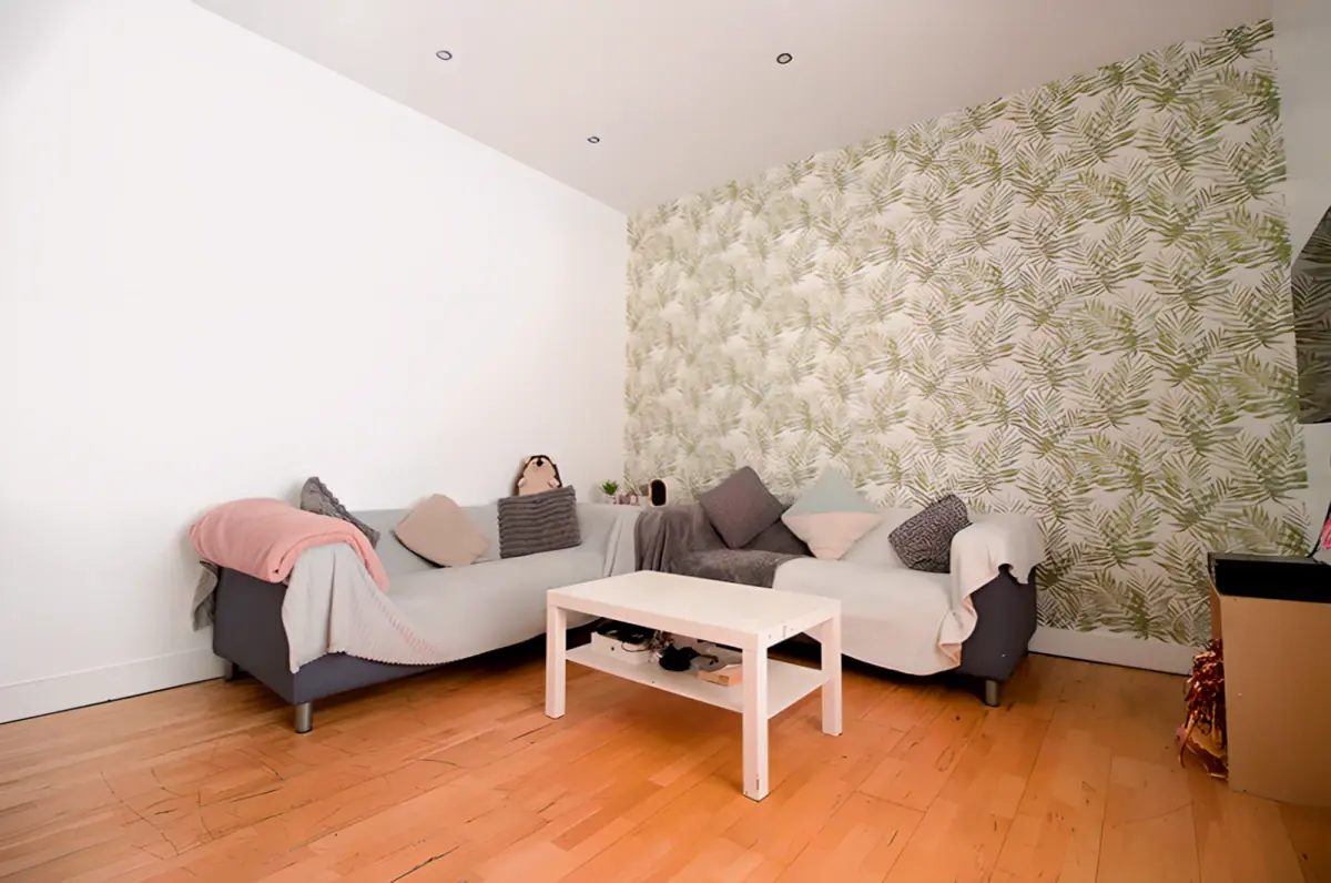 5 bedrooms 1 bathroom