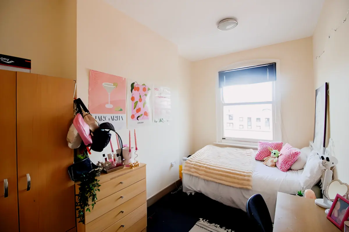 5 bedrooms 1 bathroom