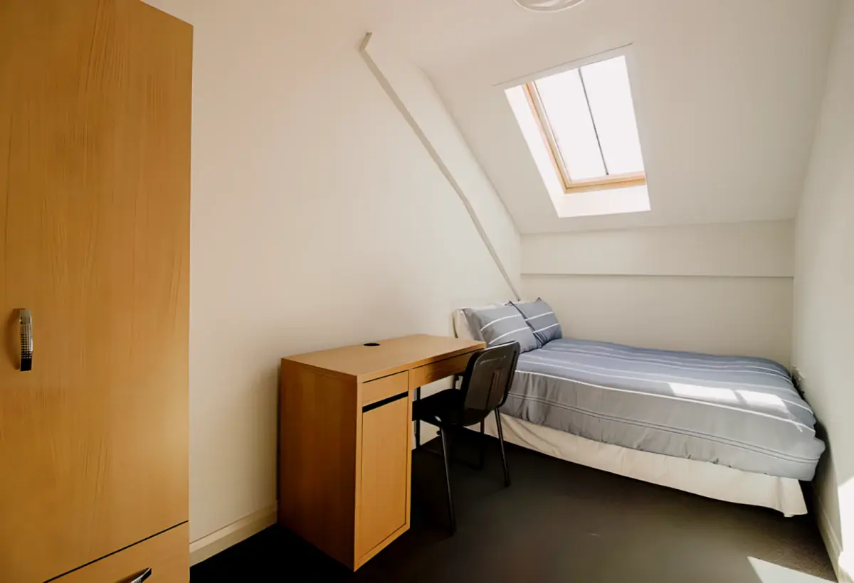 6 Rooms view 1