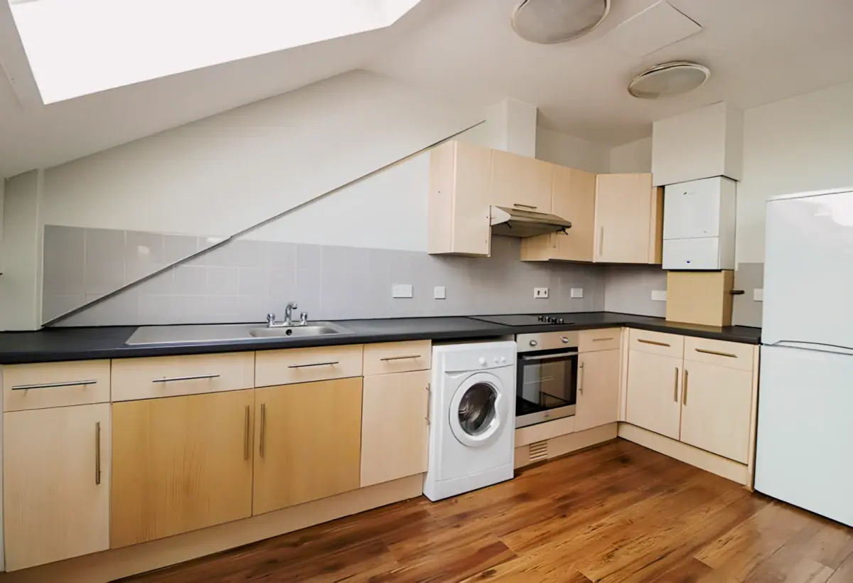 6 bedrooms 2 bathrooms